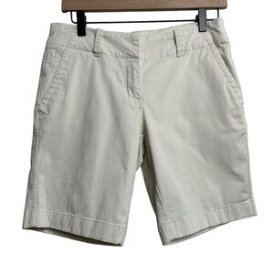 Vineyard Vines Tan Shorts  Bermuda Size 2